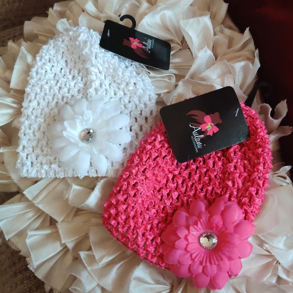 Aulani Other - NEW LISTING  Aulani Infant Girl's Flower Beanie